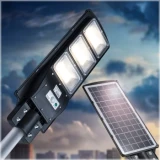 Iluminat LED solar stradal